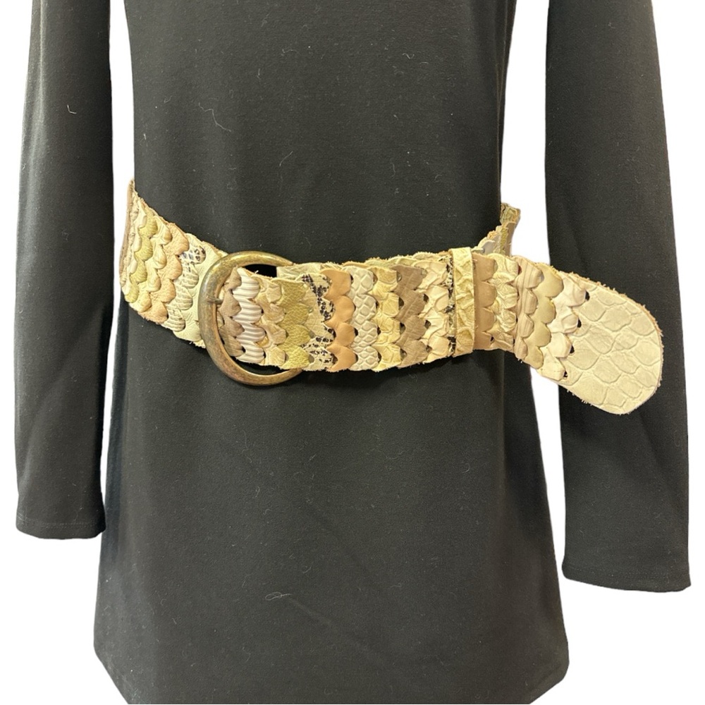ViNtAgE Super Cool Leather Chunky Belt • 2-1/2” wide Soft Embossed Leather - Picture 2 of 3